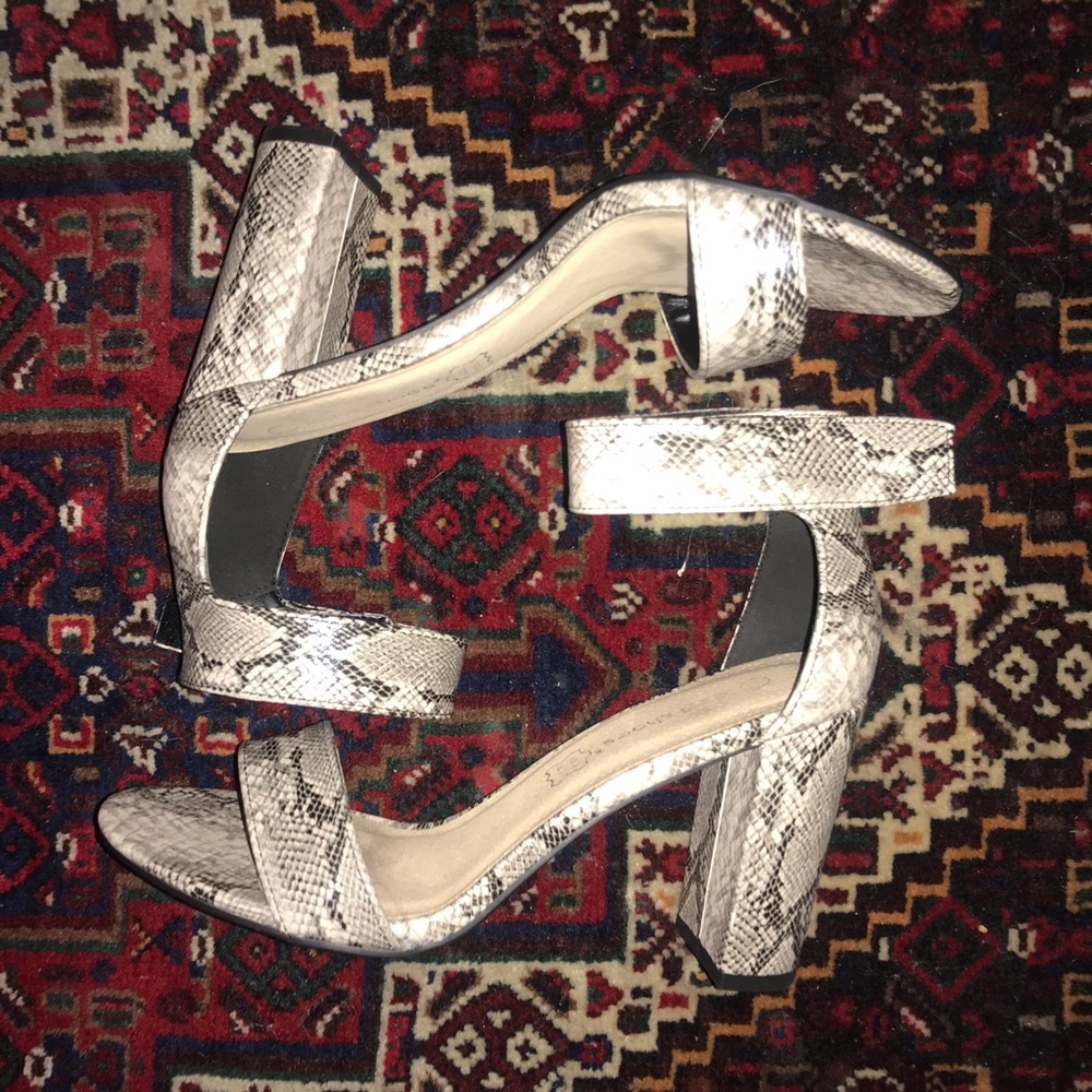 SNAKE SKIN BLOCK HEELS
